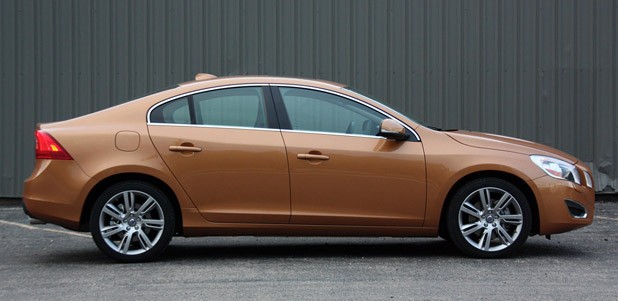 2011 Volvo S60 side view