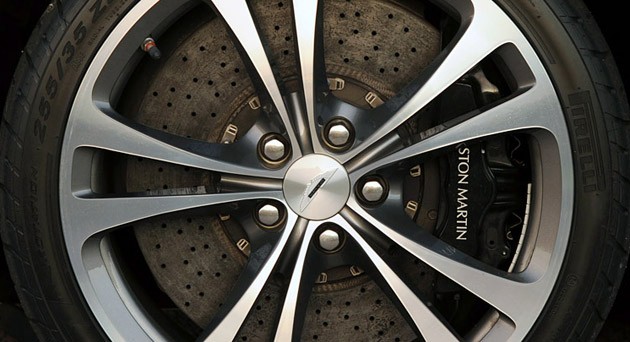 2011 Aston Martin V12 Vantage wheel