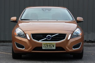 2011 Volvo S60 front view