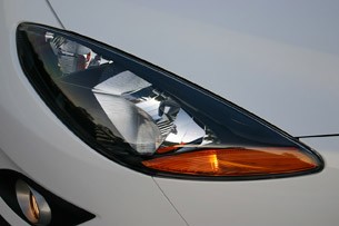2011 Mazda2 headlight