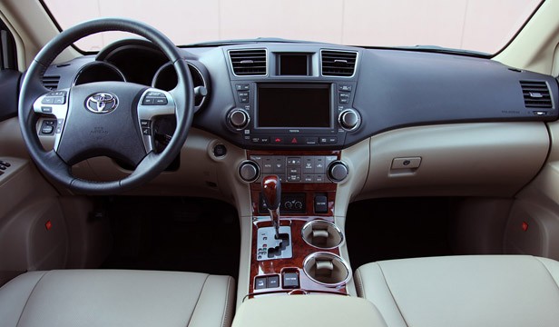 2011 Toyota Highlander interior
