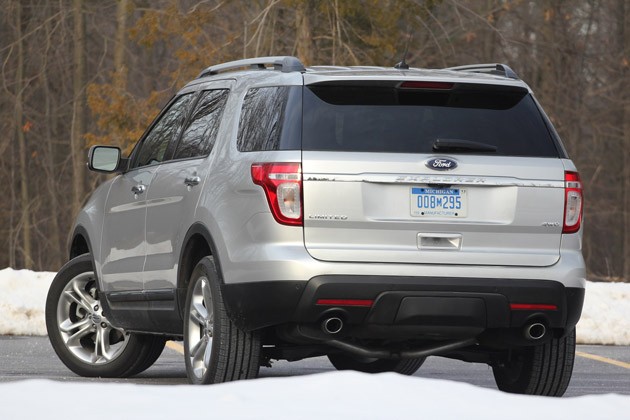 2011 Ford Explorer Limited rear 3/4 view