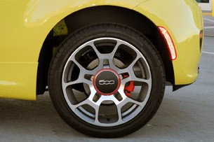 2012 Fiat 500 wheel
