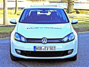 2014 Volkswagen Golf Blue-e-motion front view