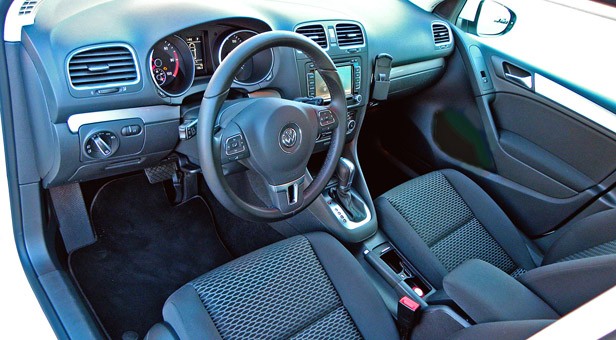 2014 Volkswagen Golf Blue-e-motion interior