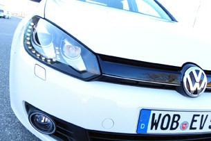 2014 Volkswagen Golf Blue-e-motion front detail