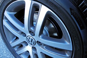 2014 Volkswagen Golf Blue-e-motion wheel