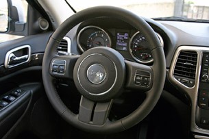 2011 Jeep Grand Cherokee 3.0 CRD steering wheel
