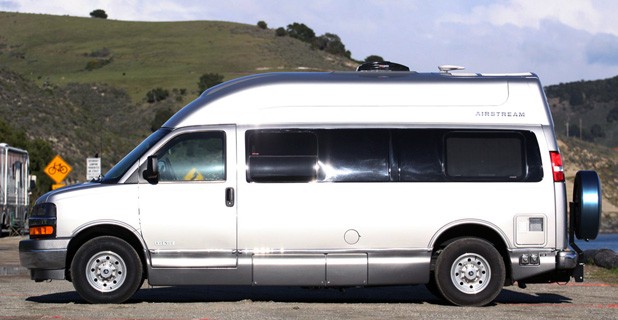 2011 Airstream Avenue side view