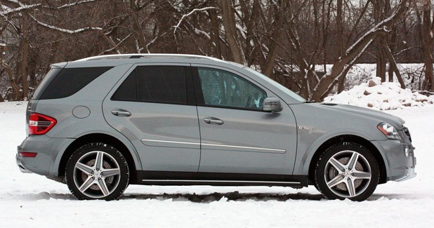 2011 Mercedes-Benz ML63 AMG side view