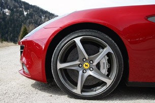 2012 Ferrari FF wheel