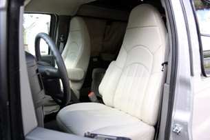 2011 Airstream Avenue front seats