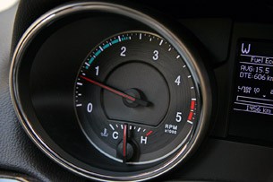 2011 Jeep Grand Cherokee 3.0 CRD tachometer