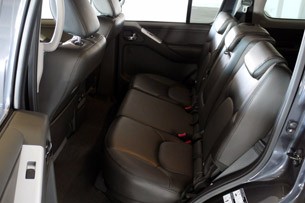 2011 Nissan Pathfinder rear seats