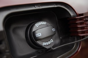 2012 Volkswagen Passat fuel door