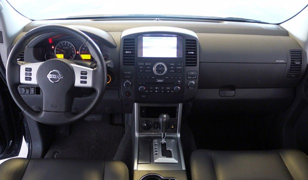 2011 Nissan Pathfinder interior