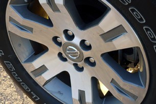 2011 Nissan Pathfinder wheel