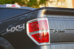 2011 Ford F-150 4x4 SuperCrew taillight