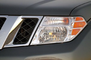 2011 Nissan Pathfinder headlight