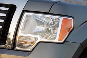2011 Ford F-150 4x4 SuperCrew headlight