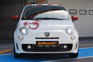 2012 Fiat 500 Abarth front view
