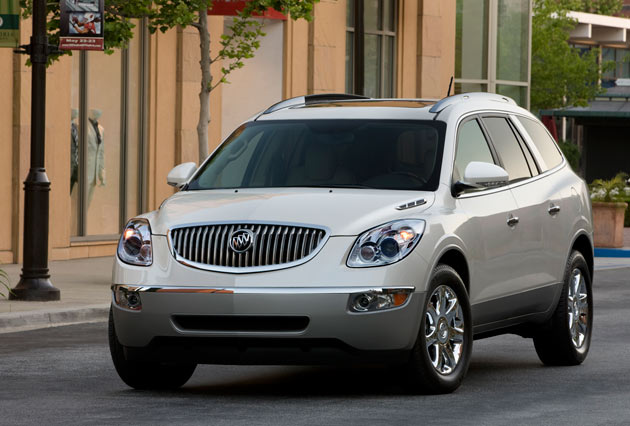 2010 Buick Enclave in white