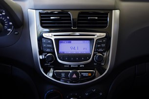 2012 Hyundai Accent Five-Door instrument panel