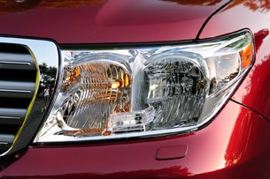 2011 Toyota Land Cruiser headlight