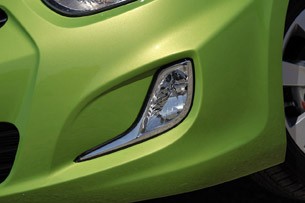 2012 Hyundai Accent Five-Door fog light