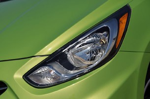 2012 Hyundai Accent Five-Door headlight