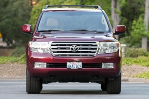 2011 Toyota Land Cruiser front view
