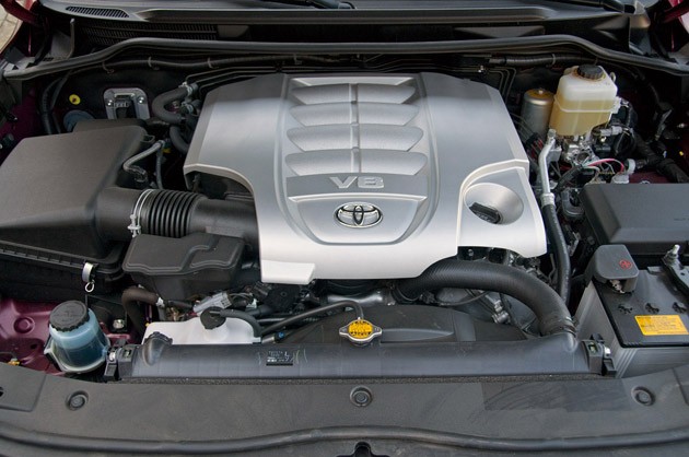 2011 Toyota Land Cruiser engine