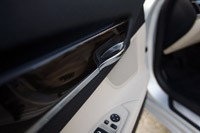 2011 BMW 740Li interior door handle
