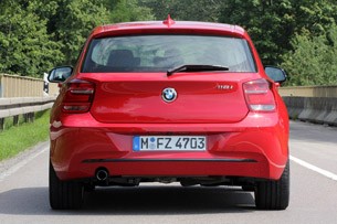 2012 BMW 1 Series Five-Door rear view