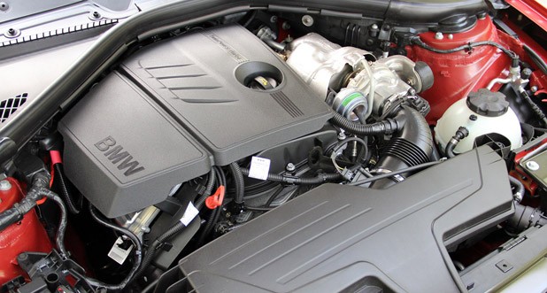 2012 BMW 1 Series Five-Door engine