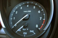 2012 BMW Z4 sDrive28i tachometer