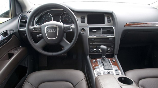 2011 Audi Q7 3.0T S line interior