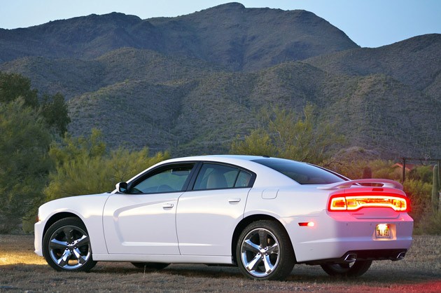 2011 Dodge Charger Rallye V6 rear 3/4 view