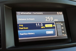 2011 Nissan Quest multimedia system