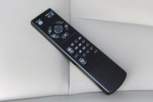 2011 Nissan Quest television remote