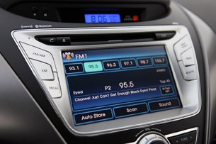 2011 Hyundai Elantra Limited audio system