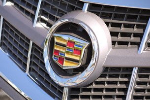 2012 Cadillac SRX logo