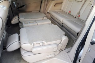 2011 Nissan Quest folded rear seats