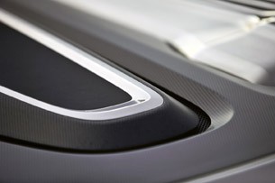 2014 Audi e-tron Spyder hood vent