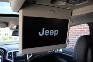 2012 Jeep Grand Cherokee SRT8 rear entertainment system