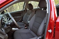 2012 Chevrolet Cruze Eco front seats