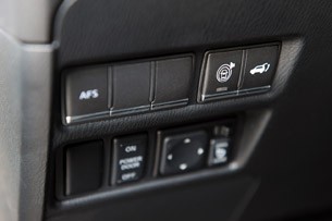 2012 Infiniti QX56 rear hatch button