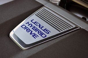 2013 Lexus GS 450h engine detail