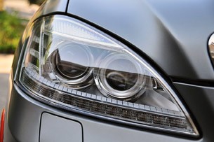 2012 Mercedes-Benz S63 AMG headlight