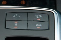 2012 Mercedes-Benz ML63 AMG drive mode controls